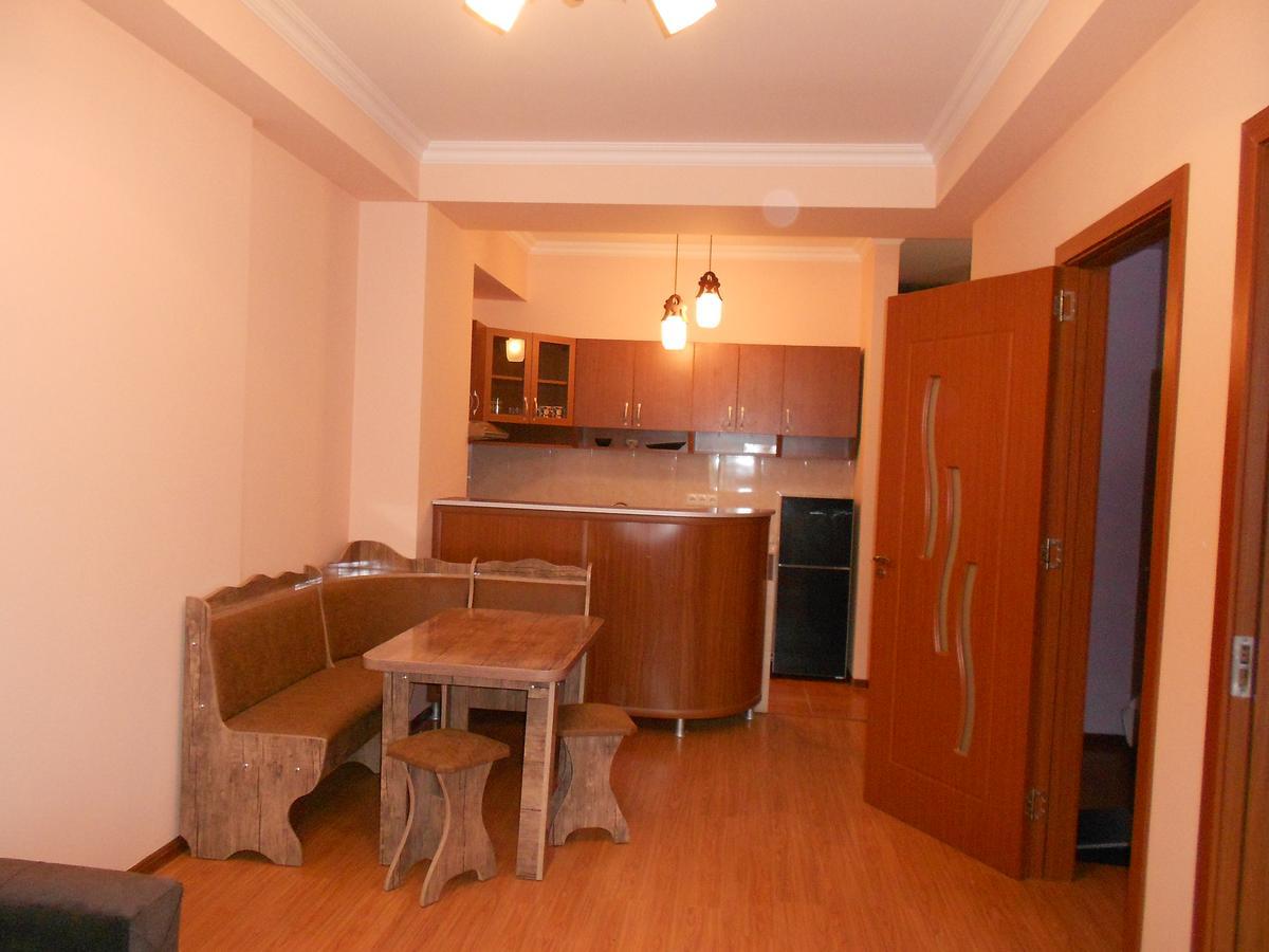 Ucha'S Apartment Batumi Eksteriør billede